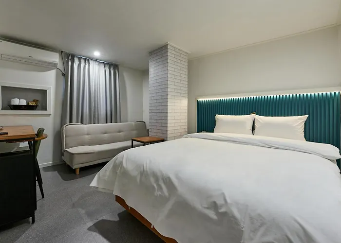 Hotel Chloe *