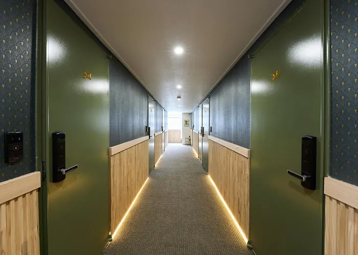 Chloe Hotel